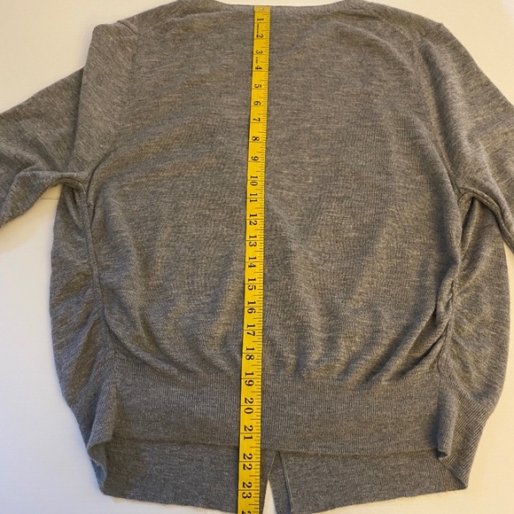 Vince 100% cashmere Ruched Button Front Cardigan Size Medium - Picture 15 of 15